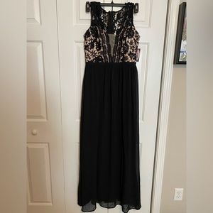 NWT beautiful floor length lace-top gown size large